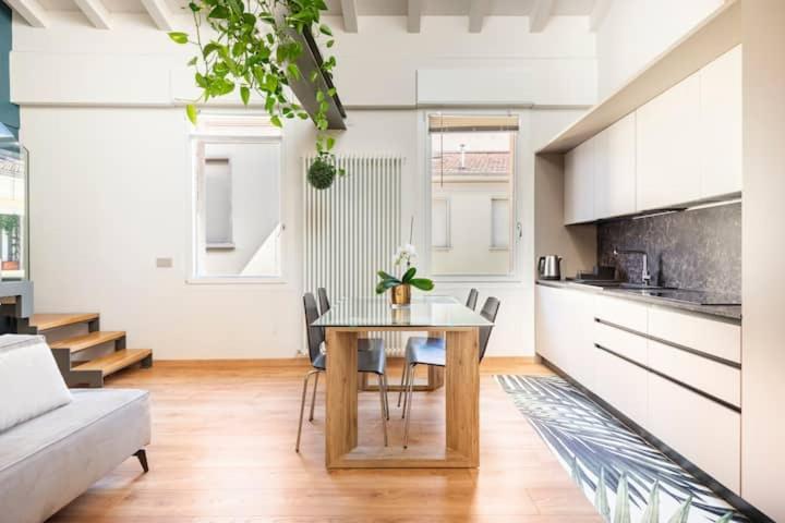 Domus: Modern Loft In The Center Of *